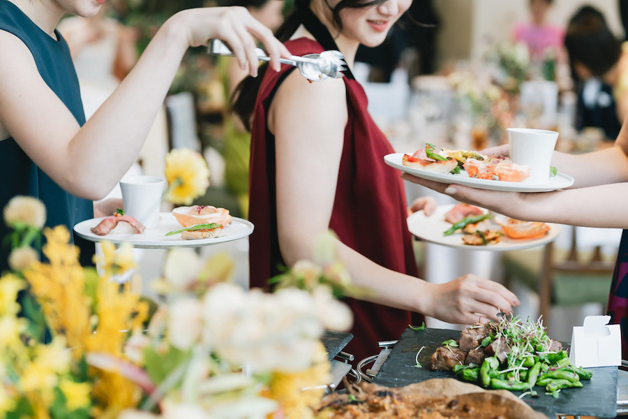 Buffet dishes